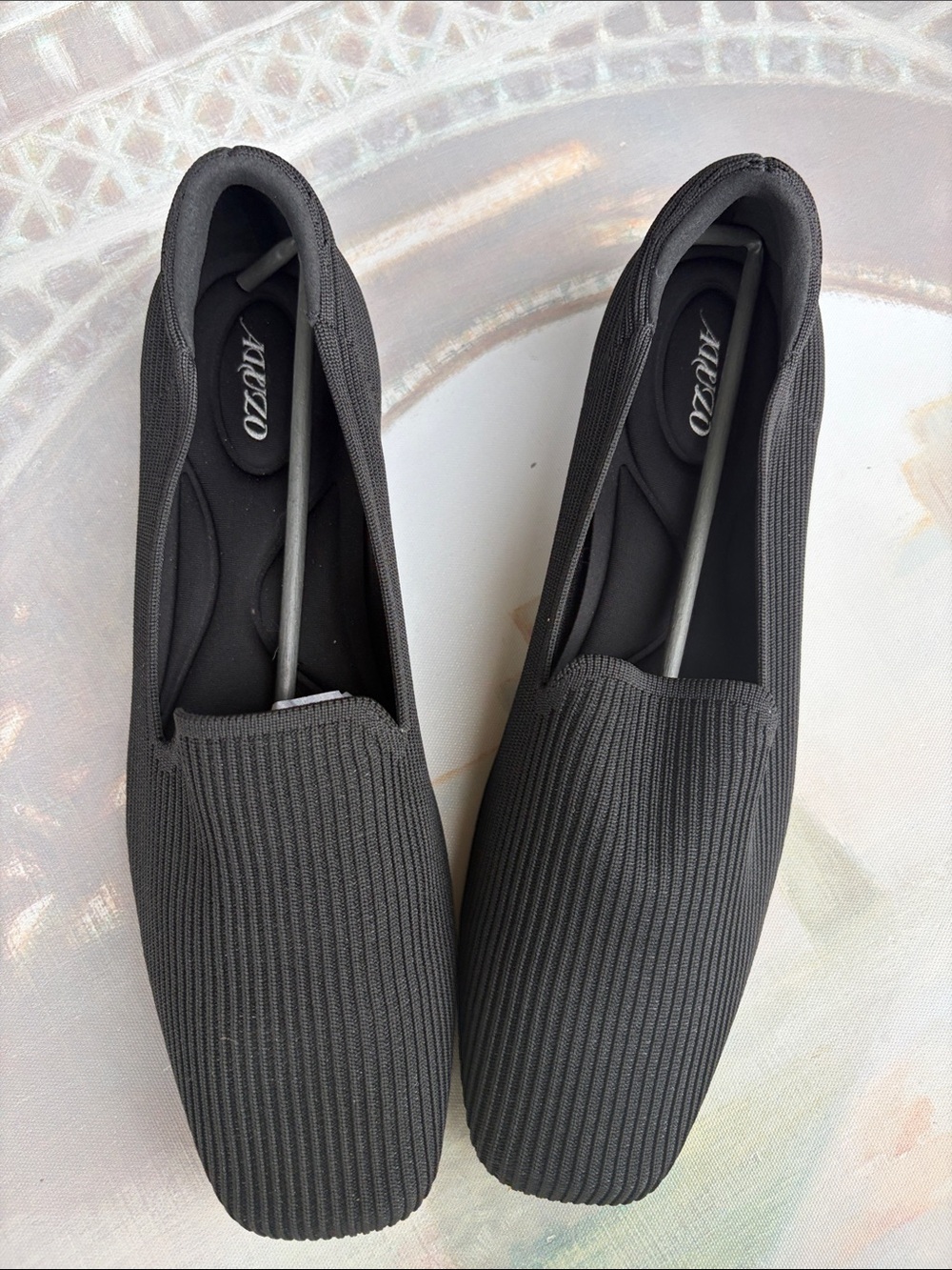 AEROSOFT Black Ribbed Slip-On Flats